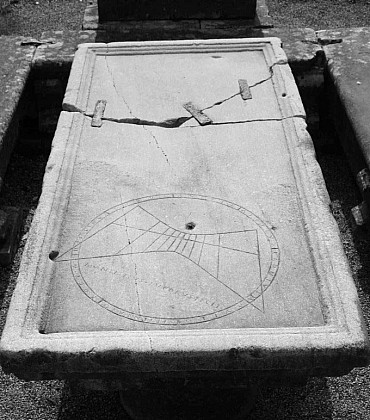 Плинт с кессоном